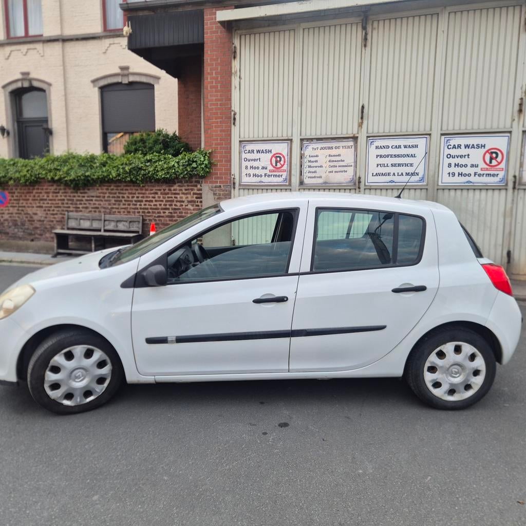 Renault clio 1.5 dci 2008 climatisation 220000 km euro 4, Autos, Renault, 15 cm³, Achat, 50 kW, Boîte manuelle