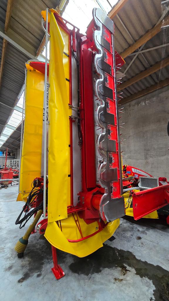 Pöttinger NOVACAT 301 ALPHA MOTION + NOVACAT A10 maaier, Ophalen, Zo goed als nieuw