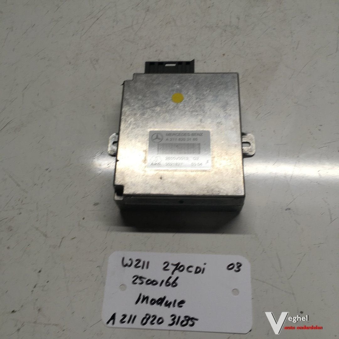Mercedes W211 270 CDI sedan 2003 2500166 Telefoon Module A 2, -, Utilisé, -, -