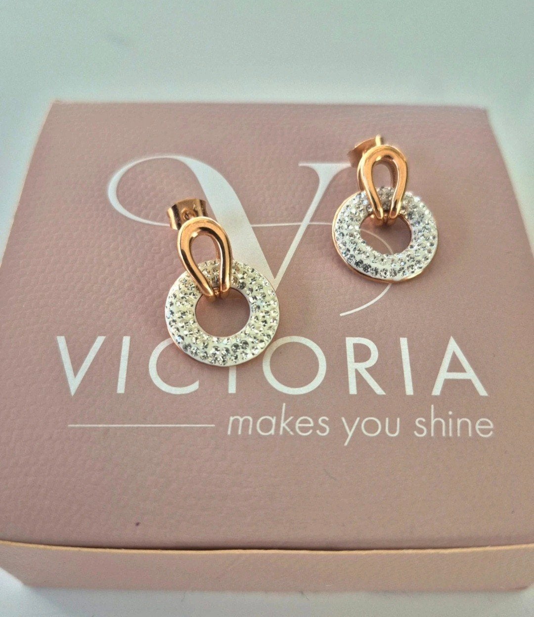 Superbes boucles d'oreilles Victoria, Bijoux, Sacs & Beauté, Enlèvement
