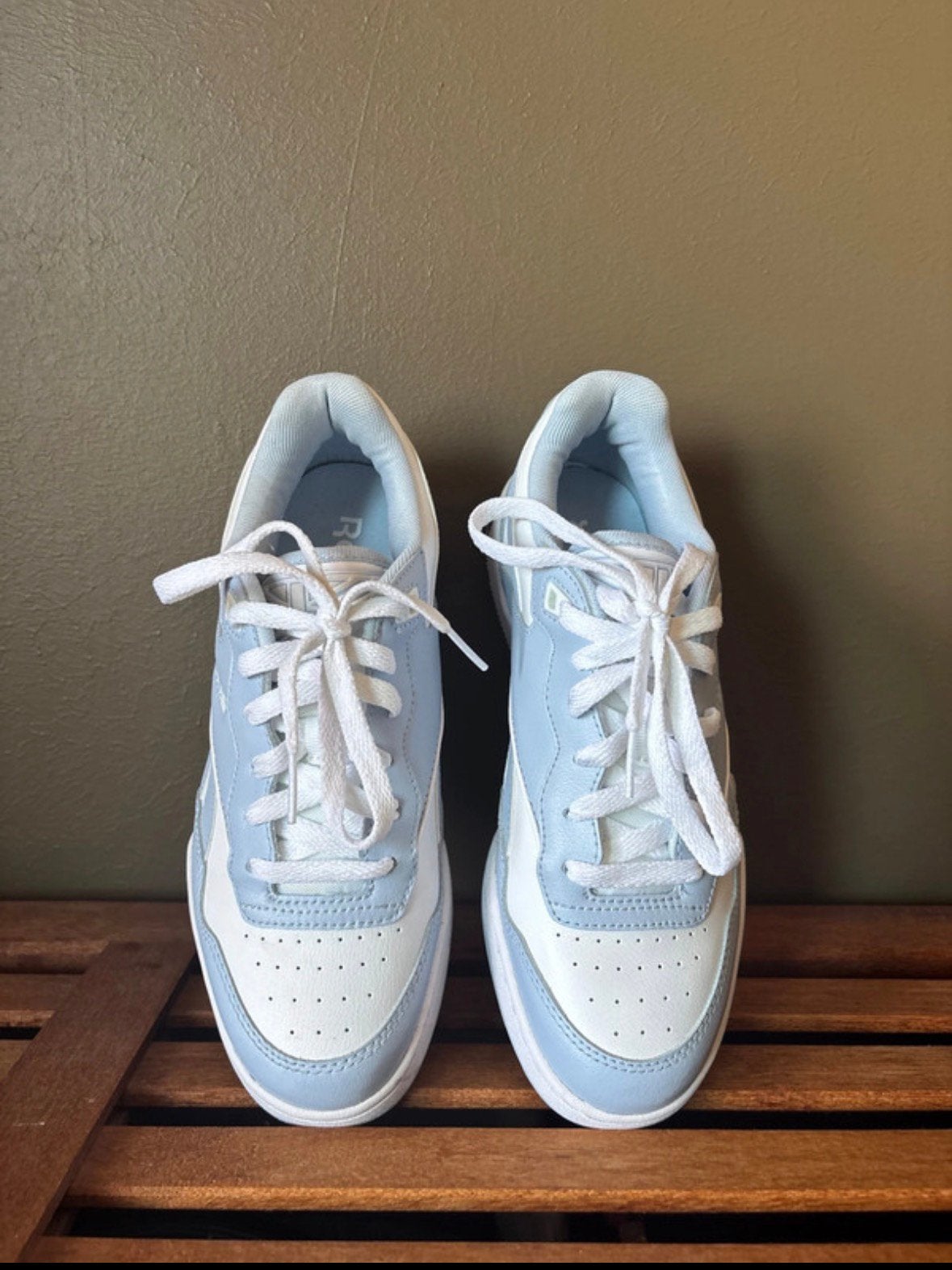 Reebok  lichtblauwe sneakers (37,5), Ophalen, Zo goed als nieuw