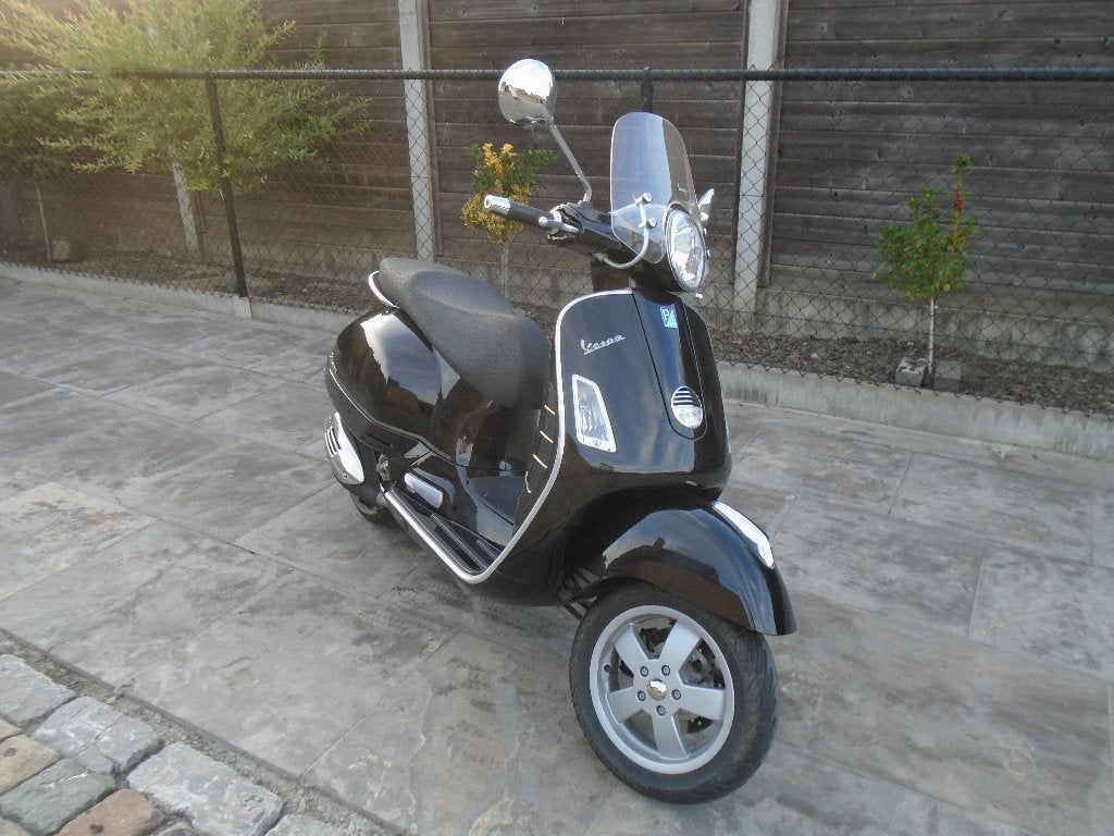 Vespa 300ie gts, 2013, GEKEURD! 2999€ !!, Scooter, 300 cc, Gebruikt, Particulier