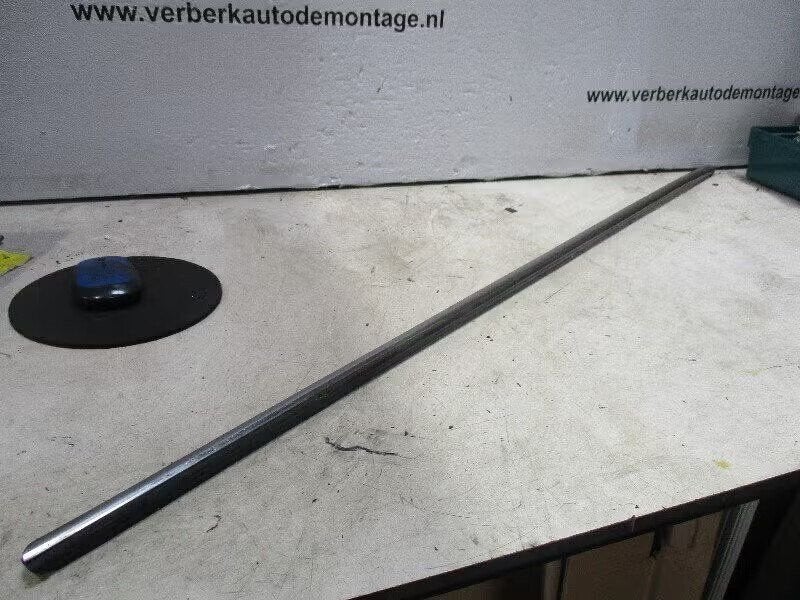SIERLIJST SPATBORD RECHTS VOOR Mercedes-Benz / 8 (W115), Autos : Pièces & Accessoires, Carrosserie & Tôlerie, Mercedes-Benz AG