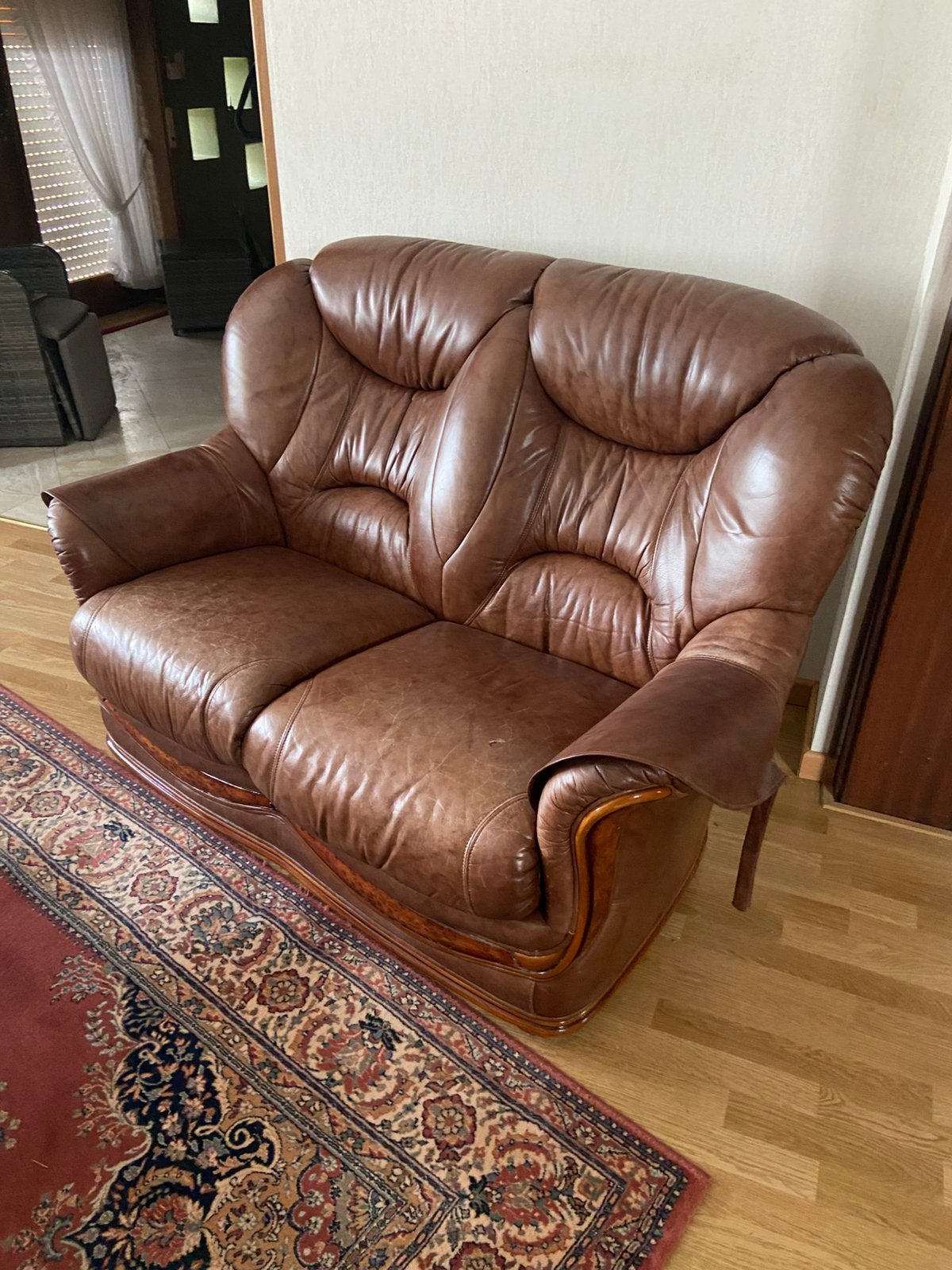 Lederen salon met salontafel en poef, Huis en Inrichting, Ophalen, Gebruikt
