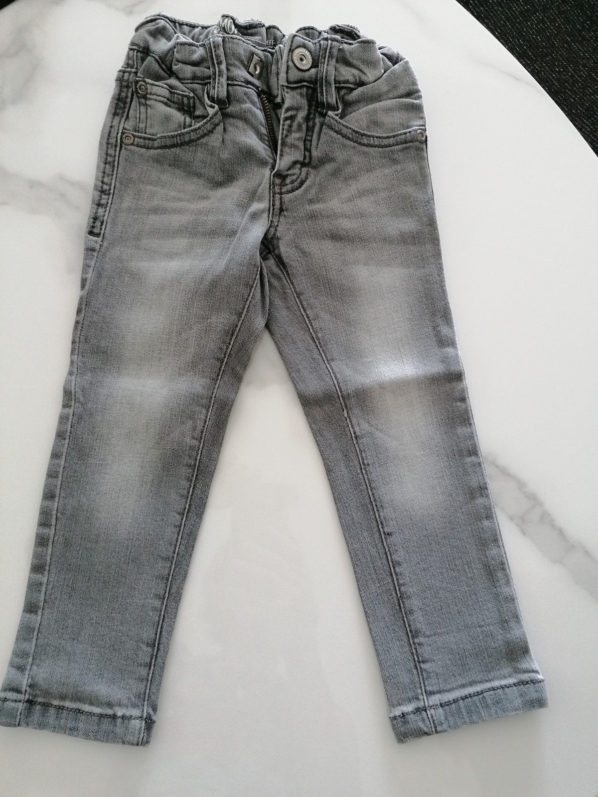 grijze jeans, Enfants & Bébés, Vêtements enfant | Taille 92, Enlèvement