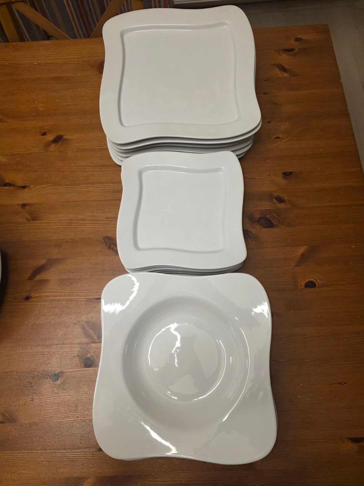 vaisselle pour 6 personnes, Neuf, Assiettes(s), Enlèvement, Classique