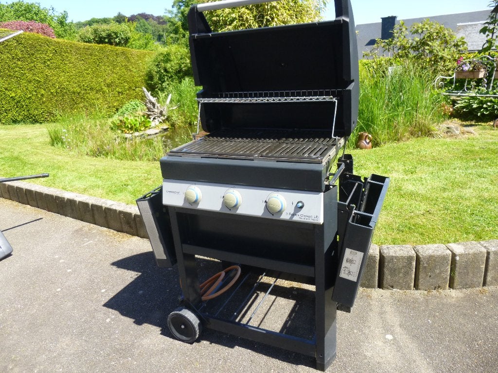 A vendre beau barbecue à gaz (bonbonne offerte), Enlèvement, Utilisé