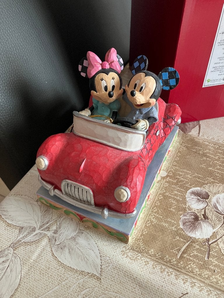 Disney Traditions Mickey & Minnie Mouse ' A Lovely Drive ', Verzamelen, Disney, Ophalen of Verzenden, Mickey Mouse, Nieuw, Beeldje of Figuurtje