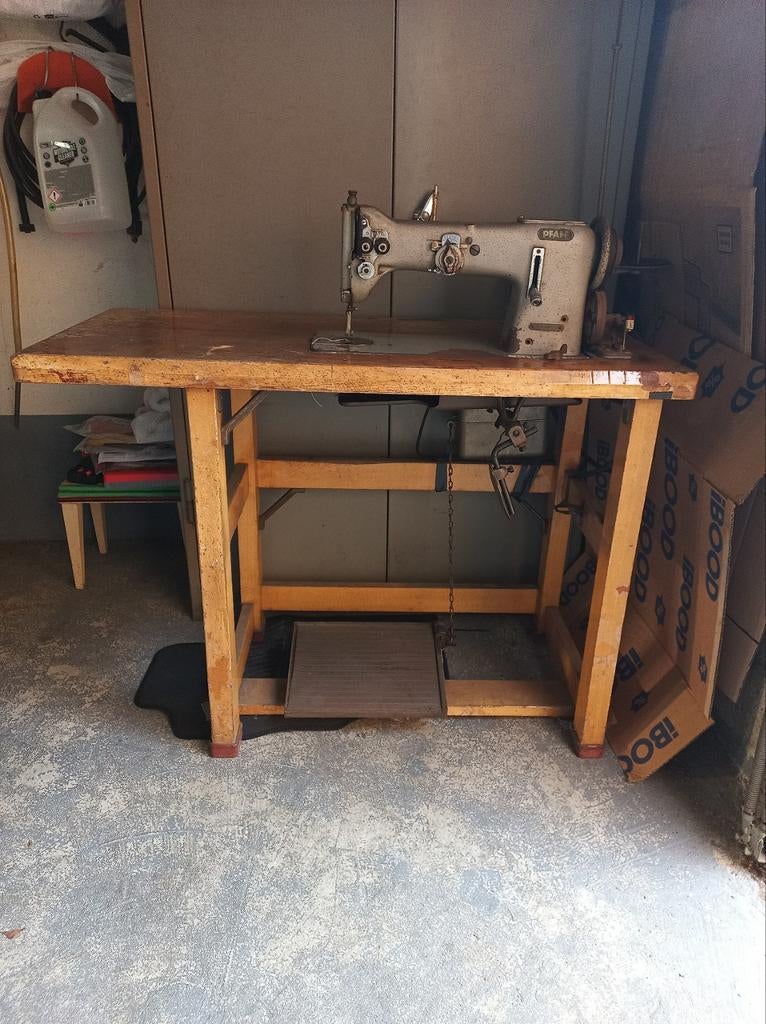 Industriële naaimachine Pfaff, Ophalen, Naaimachine, Pfaff