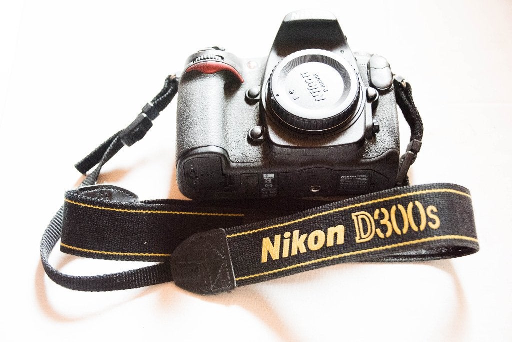Nikon D300s — Behuizing + accessoires, Audio, Tv en Foto, Fotocamera's Digitaal, Ingebouwde flitser, Gebruikt, Spiegelreflex, Accu
