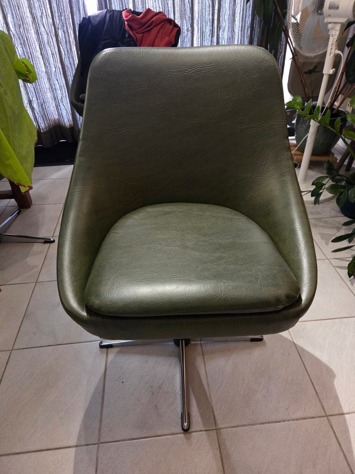 Stijlvolle vintage / retro draaistoel(en) in olijfgroen, Huis en Inrichting, Stoelen, Ophalen, Gebruikt, Overige kleuren, Metaal