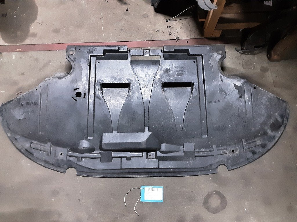 CACHE SOUS MOTEUR Audi A6 Avant (C5) (4B0863823C), Mevr. I. Hauben, Audi, Utilisé, Rue de l'Espoir 34 34
4030  GRIVEGNÉE, BE