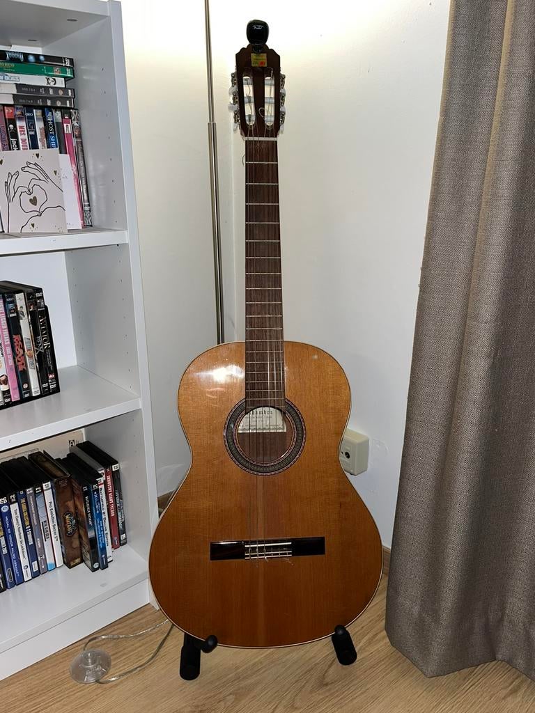 Spaanse gitaar Alhambra 1P, Muziek en Instrumenten, Ophalen, Zo goed als nieuw