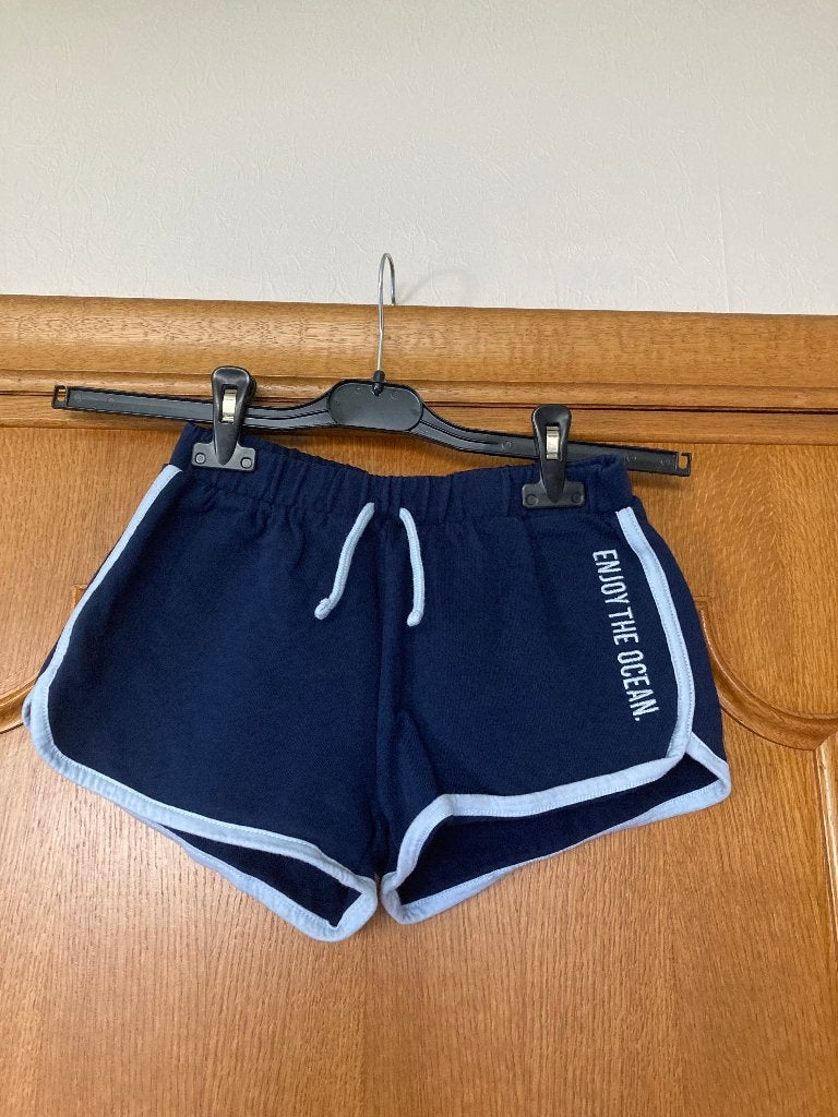 Donkerblauw short, Zara, maat 134, 9 jaar zo goed als nieuw, Enfants & Bébés, Vêtements enfant | Taille 134, Pantalon, Garçon