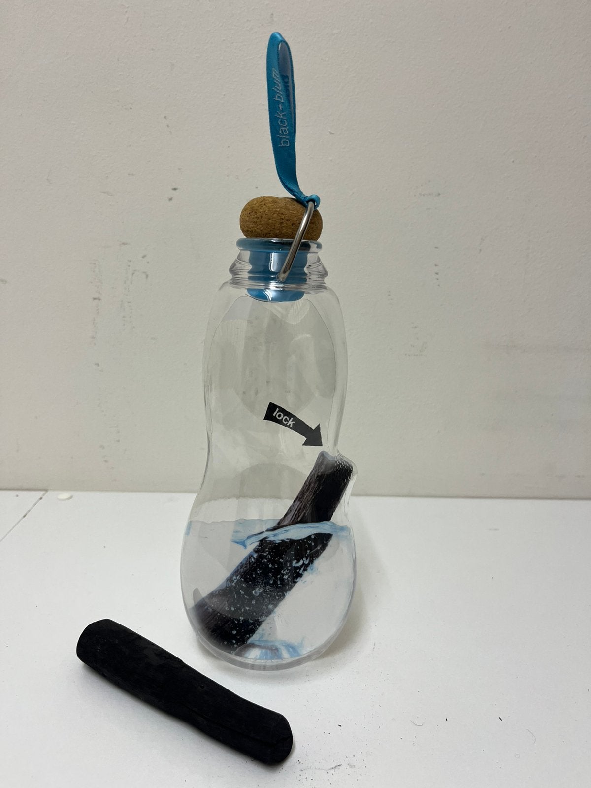 Bouteille à boire avec charbon purifiant, Black-Blum, 800 ml, Enlèvement ou Envoi, Comme neuf