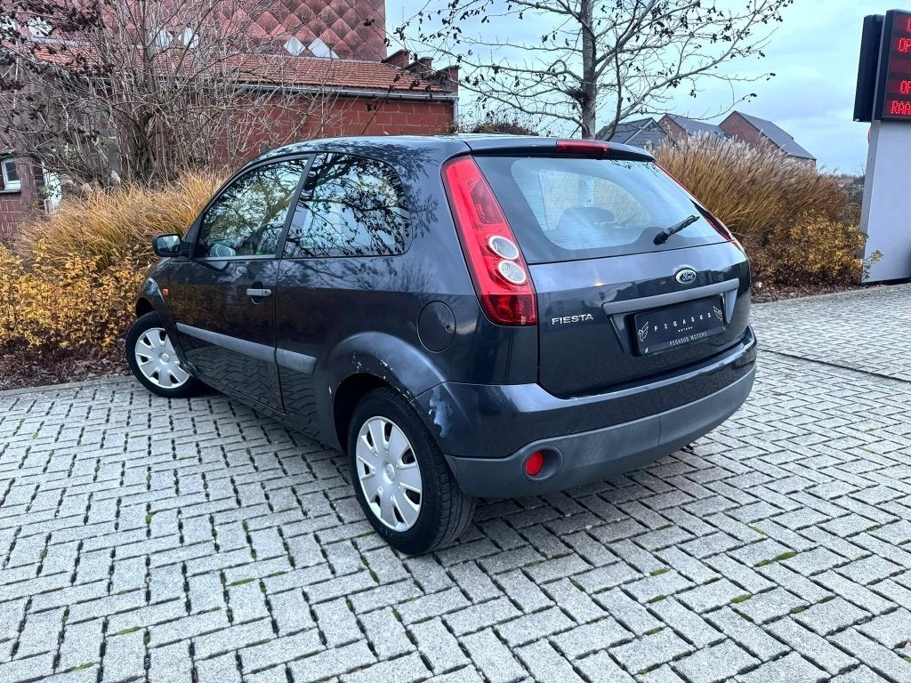 Ford Fiesta 1.3i - 2007/191.000km/Benzine - Gekeurd, Auto's, Ford, Stof, Blauw, Bedrijf, Grijs