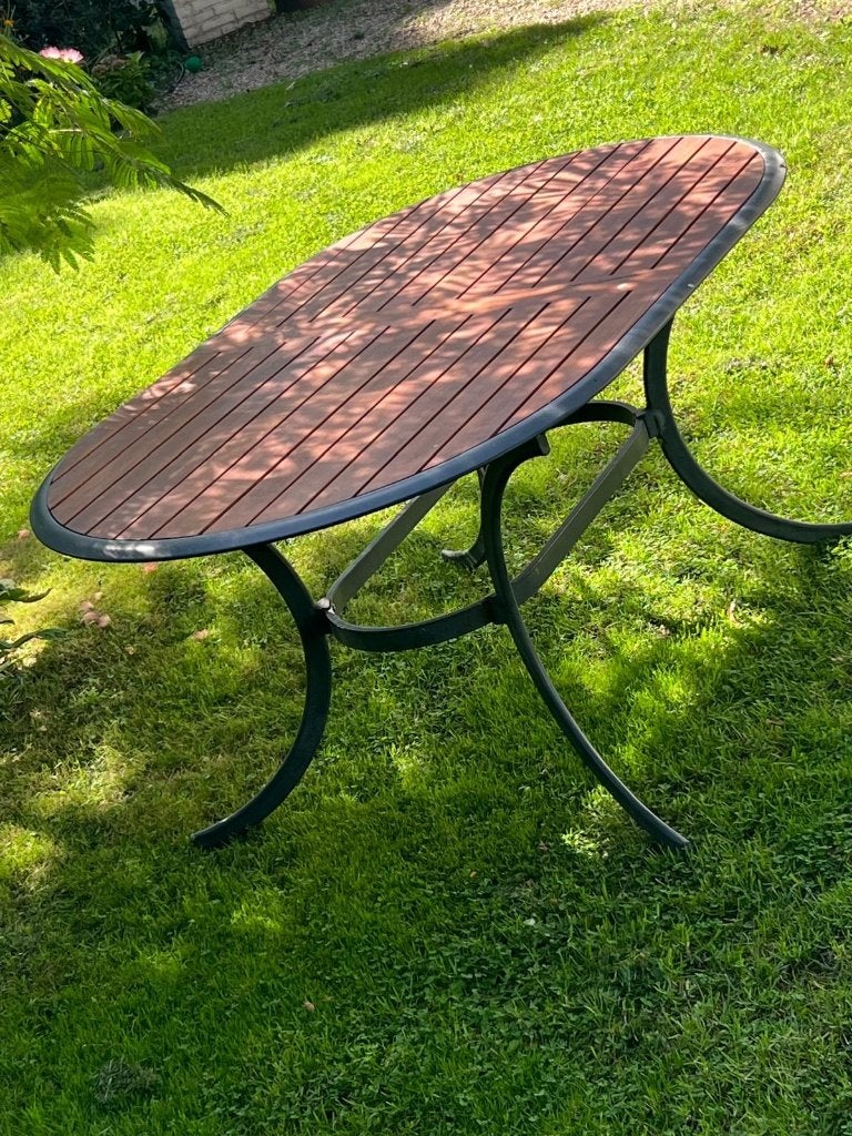 Ovale tuintafel met houten blad en metalen frame, Ophalen, Zo goed als nieuw, Ovaal, Hout