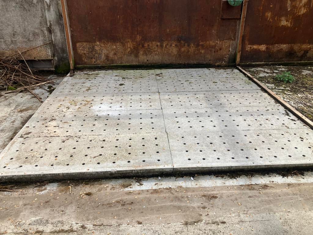 108 m2 betonnen drainage tegels, staltegels 150x60cm, Dieren en Toebehoren, Stalling en Weidegang