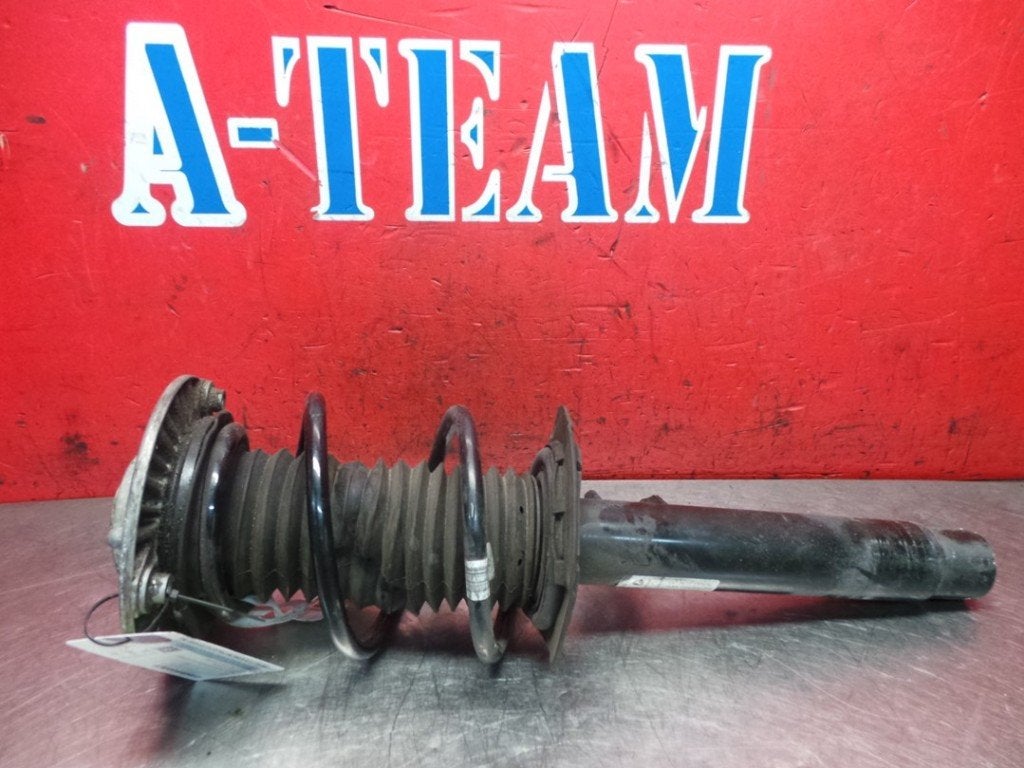AMORTISSEUR OU ABSORBEUR DE CHOC AVANT GAUCHE 4 serie (F32), Utilisé, BMW, Petuelring 130
80809  München, DE, Bayerische Motoren Werke AG