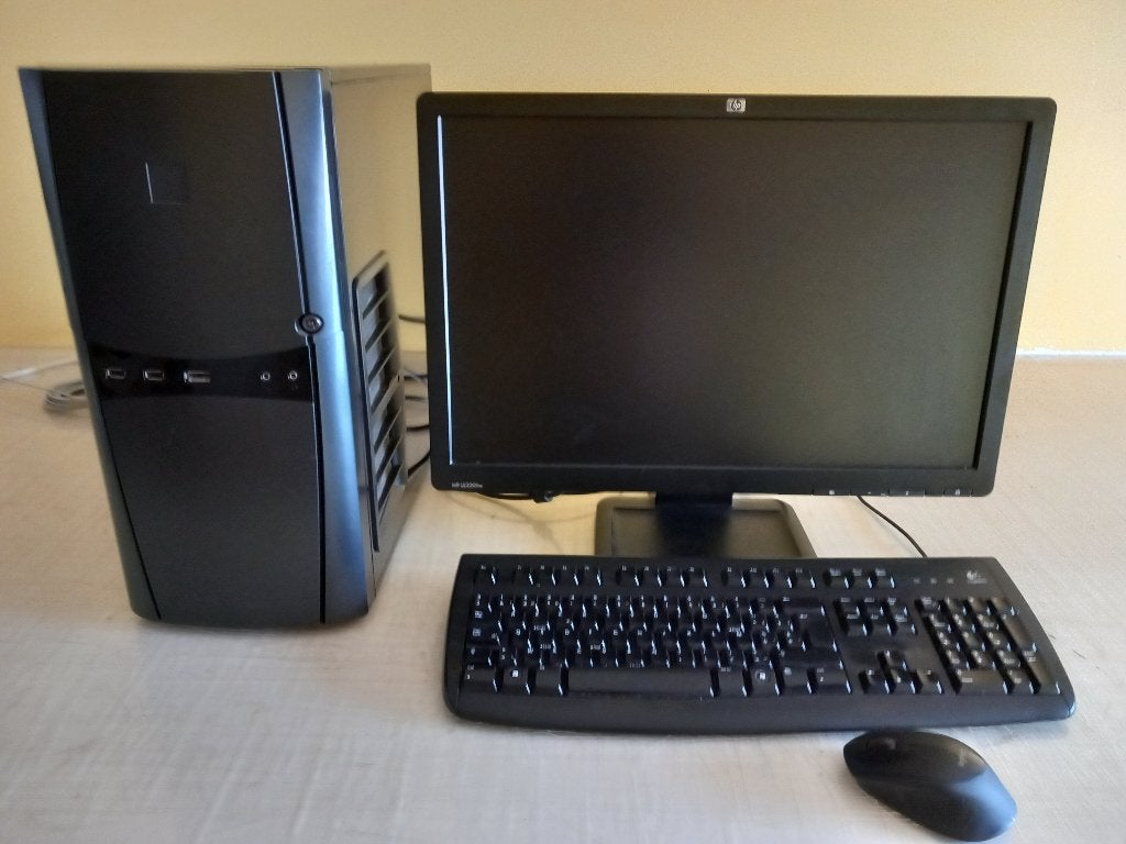 desktop PC - Windows 10 Pro + 22 inch HP scherm, Gebruikt, 2 tot 3 Ghz, HDD, Intel Core i7