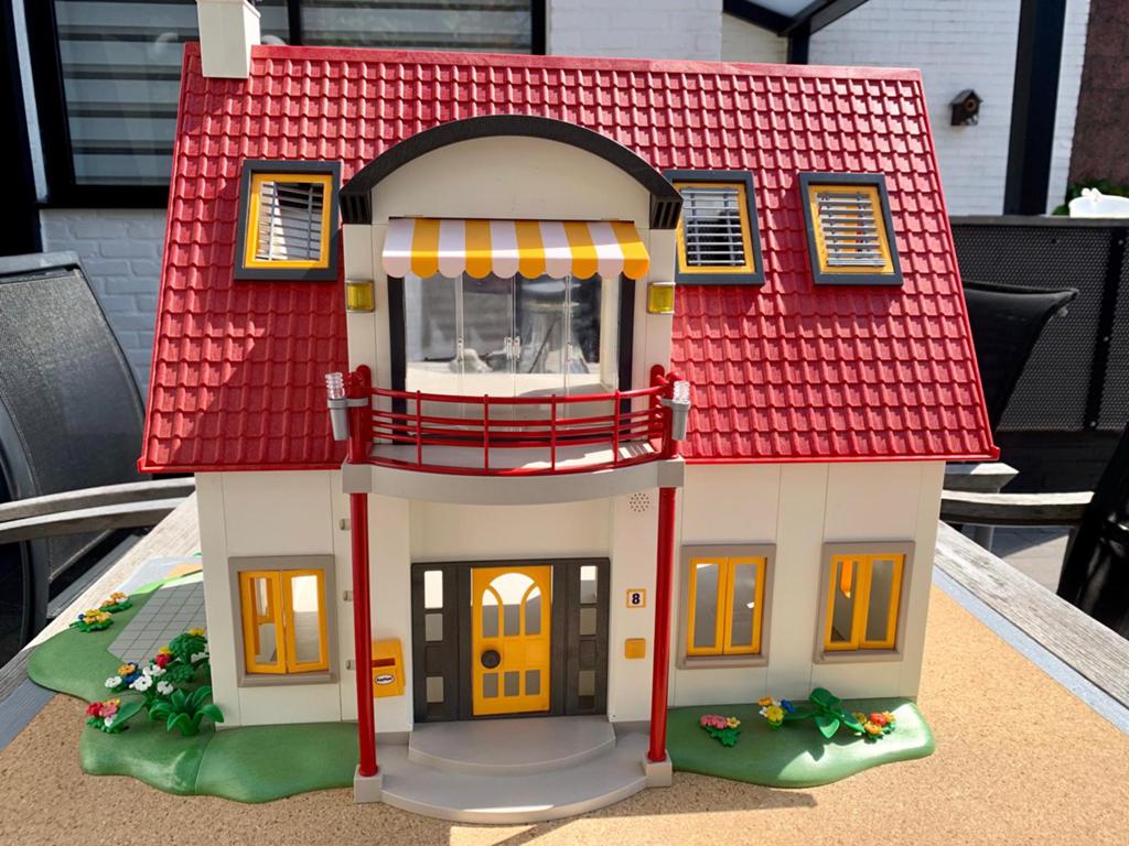Playmobiel moderne villa + veel figuren en accessoires, Kinderen en Baby's, Speelgoed | Playmobil, Ophalen, Zo goed als nieuw