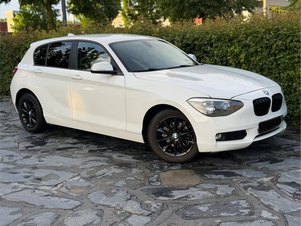 Bmw f20 114d / 2013 / Airco, Auto's, Zwart, 4 cilinders, Wit, Bedrijf