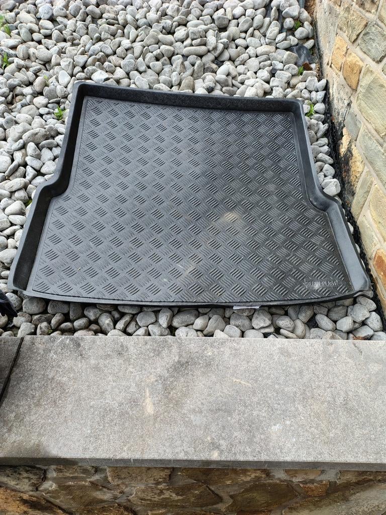 Tapis de coffre BMW I4, Autos : Divers, Tapis de coffre, Enlèvement