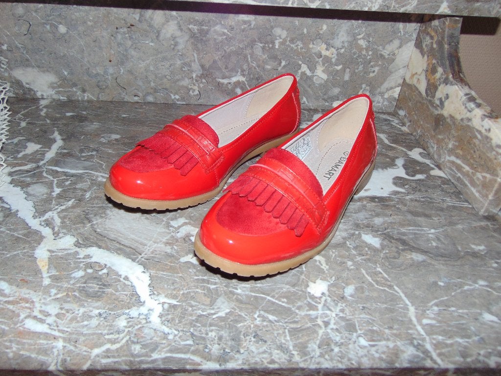Schoenen lak Damart nieuwstaat, Schoenen met lage hakken, Ophalen of Verzenden, Zo goed als nieuw, Rood