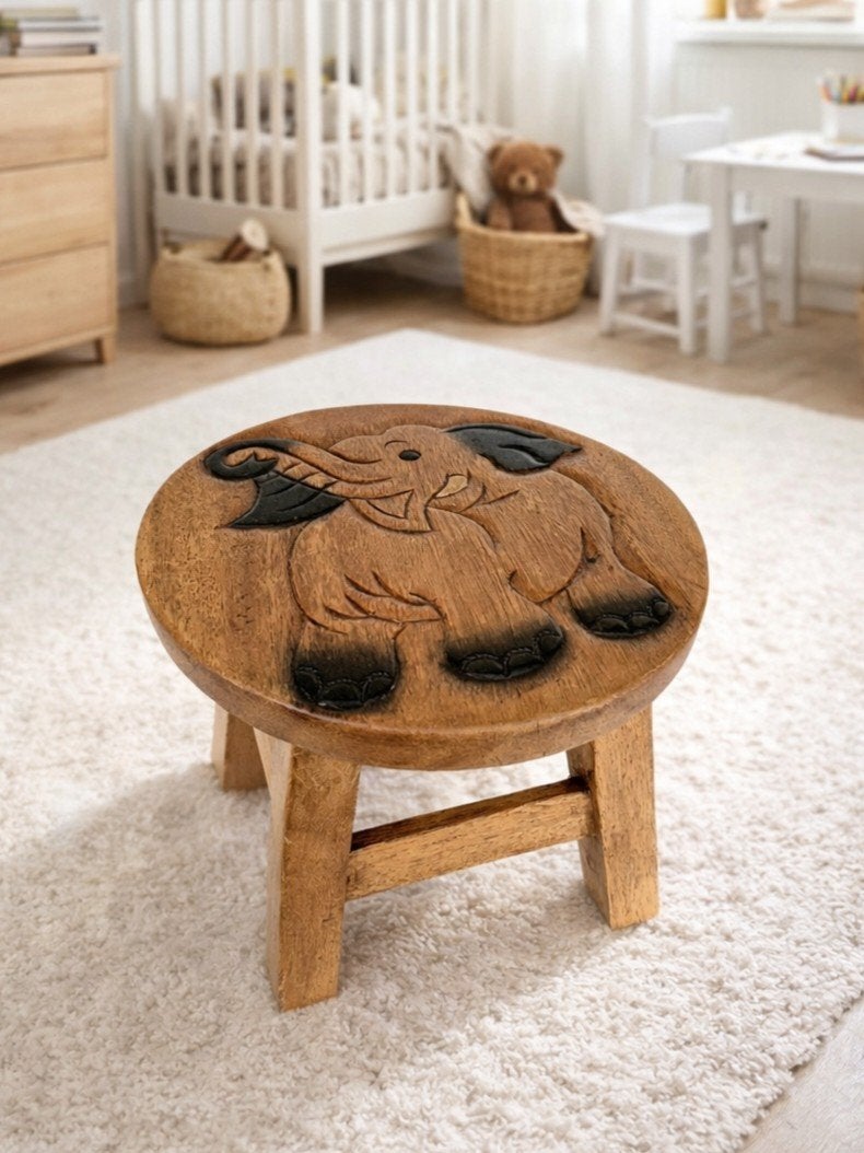 Handgesneden houten krukje, Kinderen en Baby's, Ophalen of Verzenden, Zo goed als nieuw, Zitmeubel