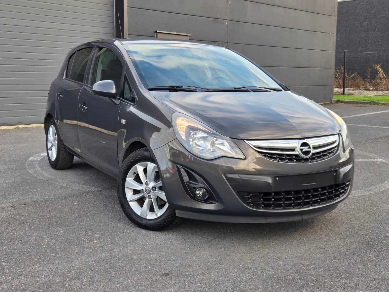 Opel Corsa 2014 Euro 5b 1.2 Benzine Technische controle OK, Auto's, Verwarmde buitenspiegels, Euro 5, 5 deurs, Onderhoudsboekje