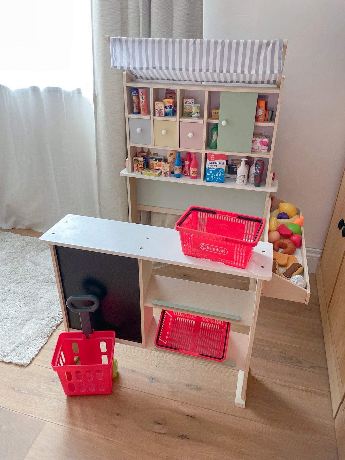 Houten speelgoed winkeltje, Enfants & Bébés, Jouets | Jouets en bois, Enlèvement, Comme neuf