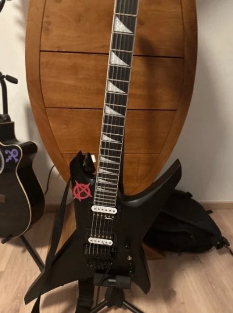 Guitare Electrique Jackson Warrior Floyd Rose, Musique & Instruments, Instruments à corde | Guitares | Électriques, Enlèvement