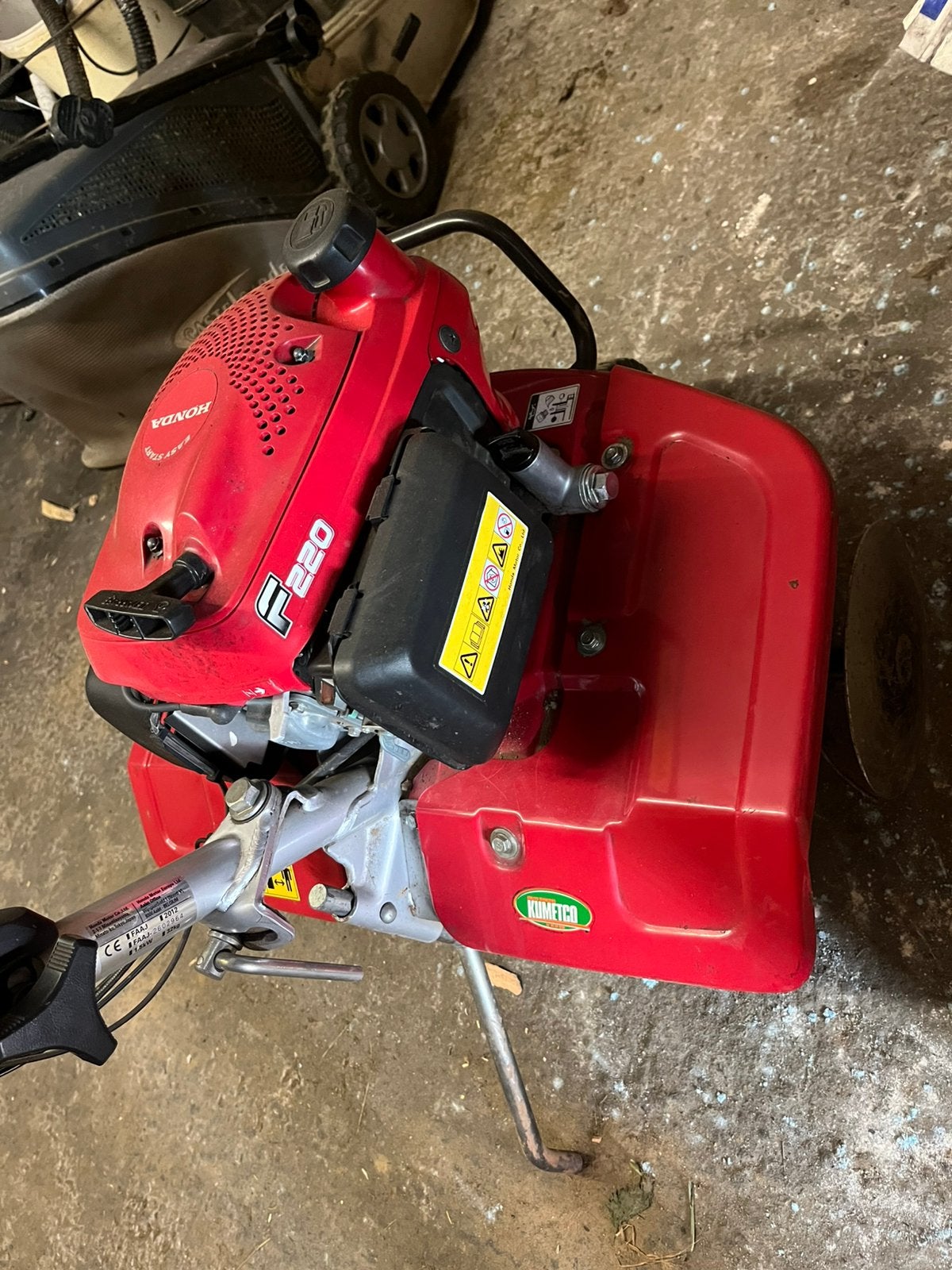 Honda F220 tuinfrees, Enlèvement, Comme neuf, Essence, Coupeur de jardin