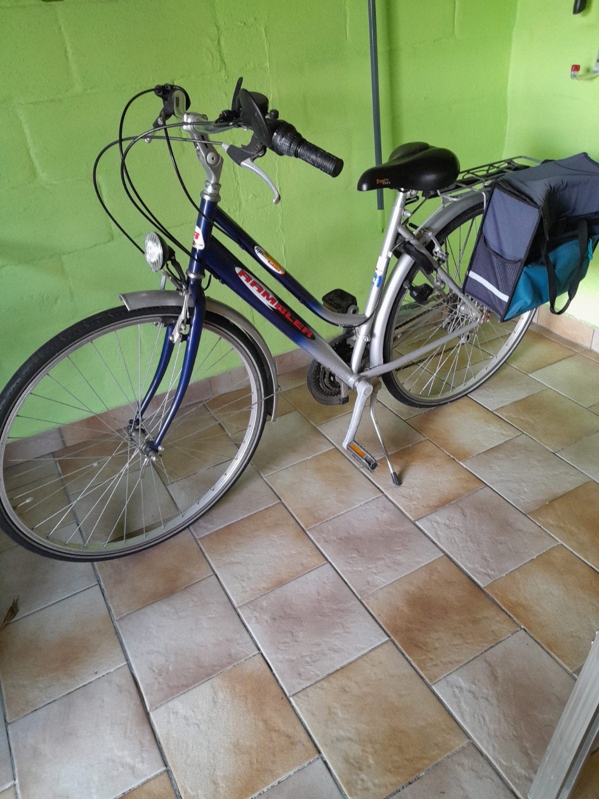 Vélo Rambler pour femme avec sac à bagages, Enlèvement