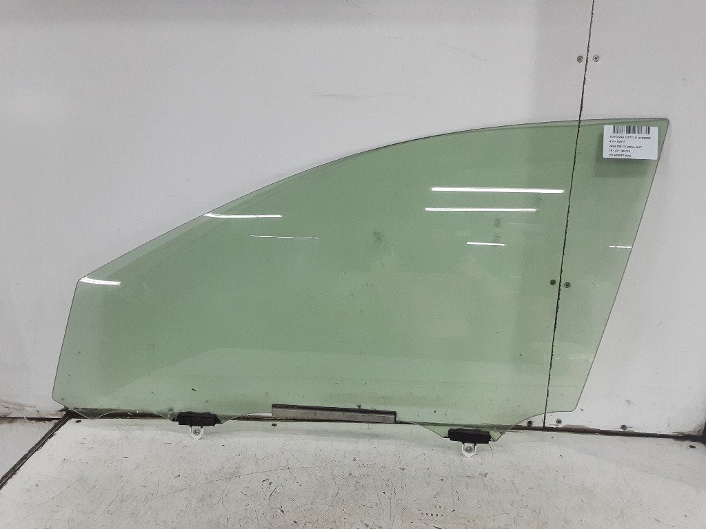 VITRE AVANT GAUCHE Toyota RAV4 (A4) (01-2012/09-2019), Kundenbetreuung@toyota.de, Toyota, Utilisé, Toyota-Allee 2
50858  Köln, DE