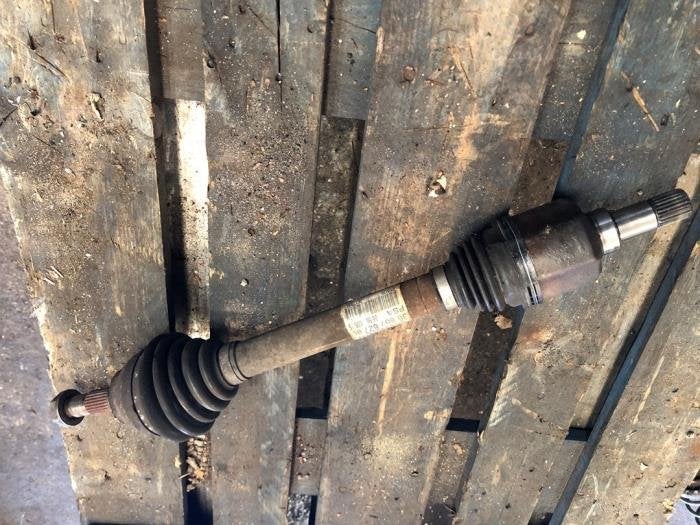 Arbre de transmission avant gauche d'un Peugeot Partner, -, 3 mois de garantie, Utilisé, -