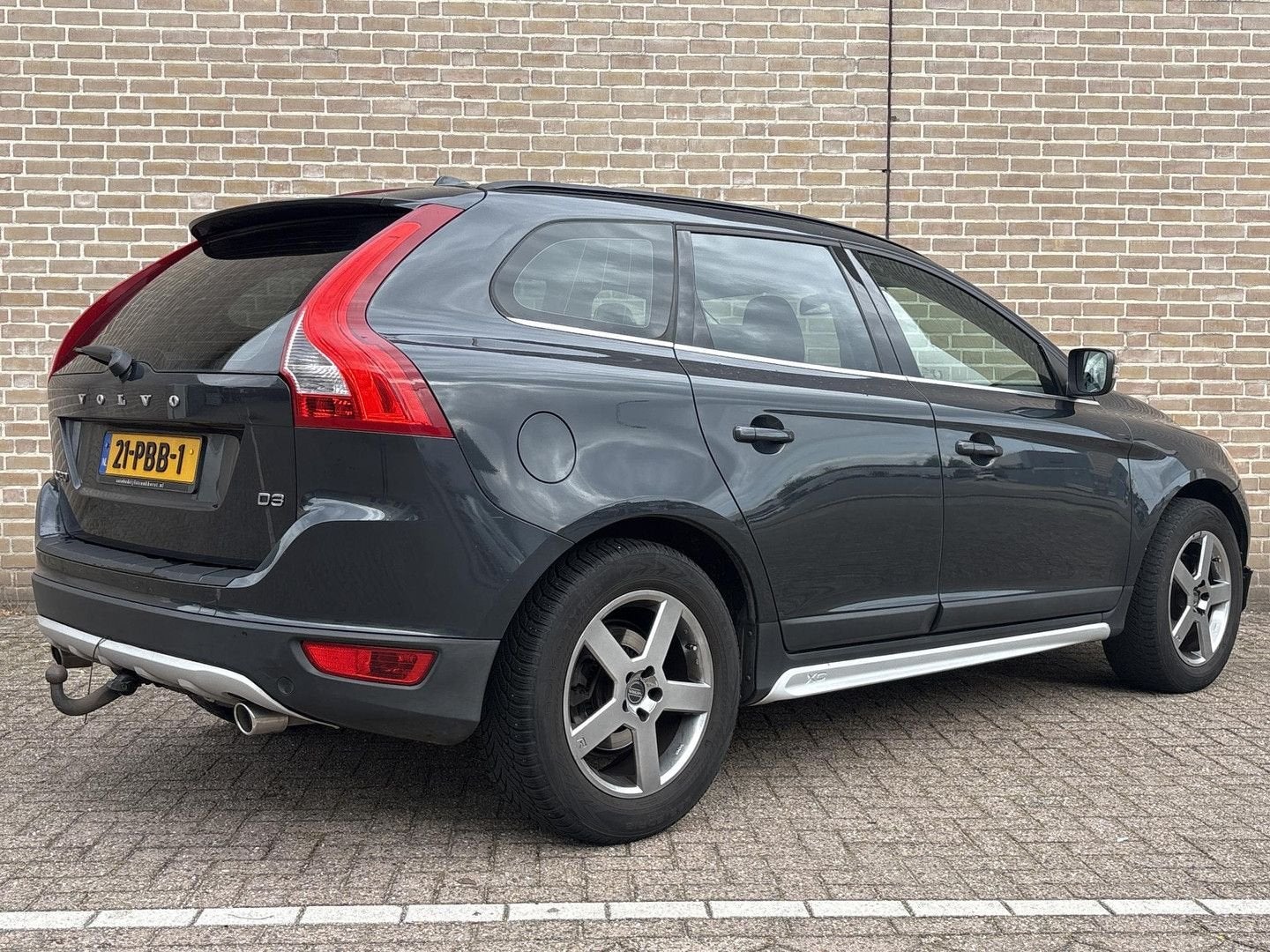 Volvo XC60 2.0 D3 Momentum | Climate | Cruise | Navi | PDC |, Auto's, Volvo, Automaat, Zwart, Bedrijf, SUV of Terreinwagen