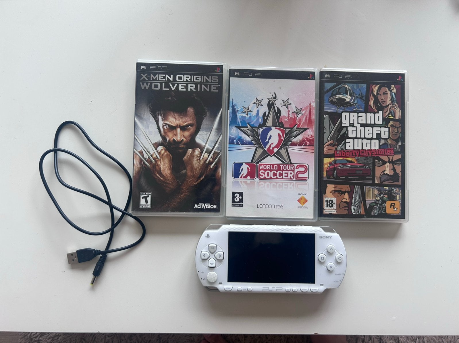 Psp-1004, Games en Spelcomputers, Ophalen of Verzenden, Zo goed als nieuw, PSP