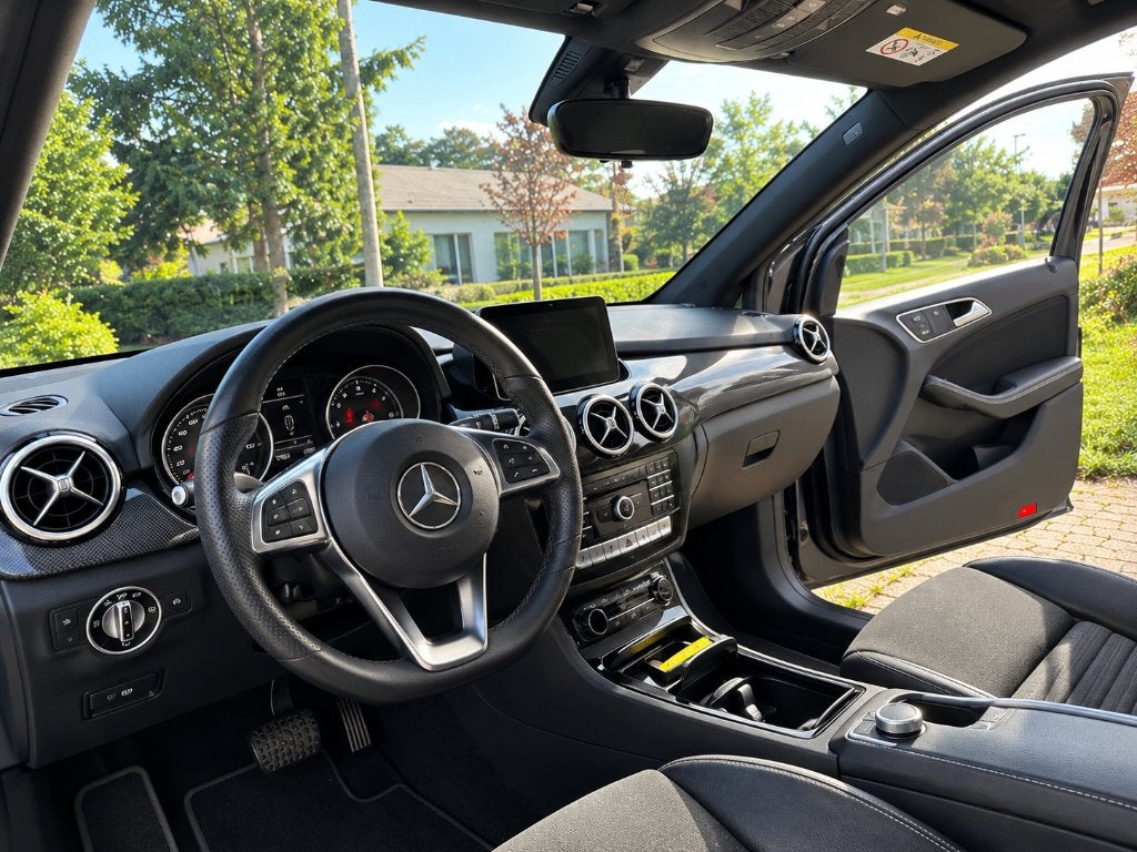 Mercedes B klasse Benzine 2018, Auto's, Automaat, 1600 cc, Leder, Dealer onderhouden