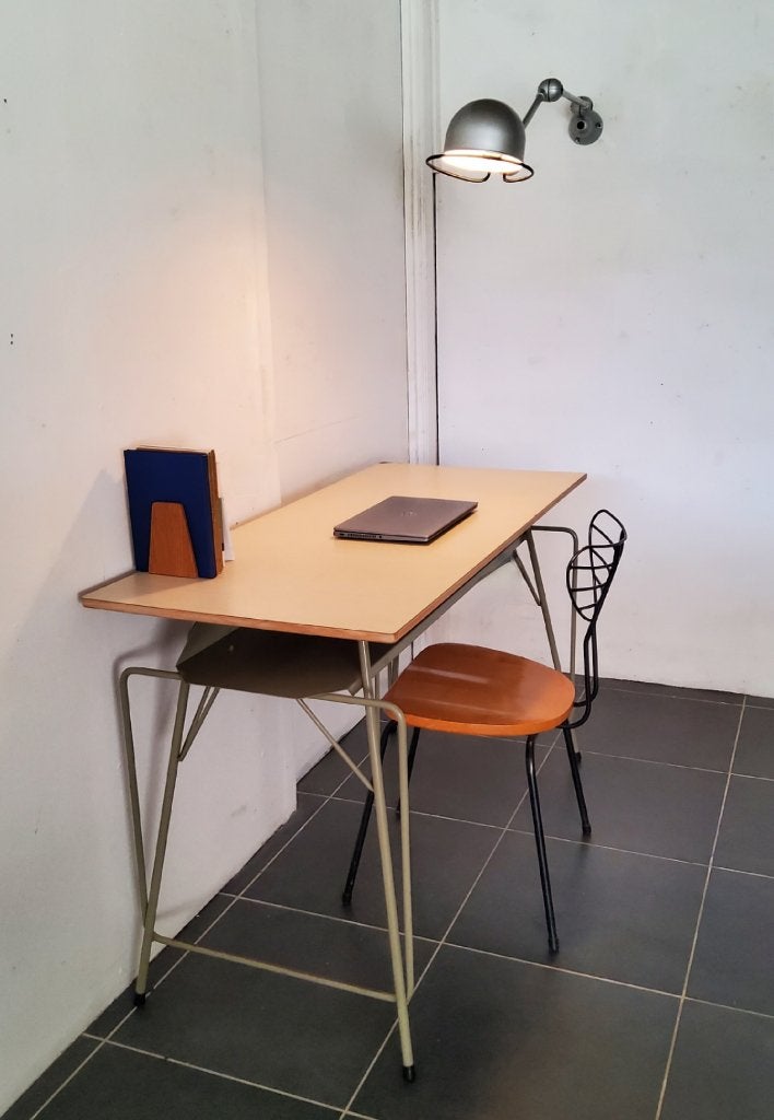 Bureau Willy Van Der Meeren, Enlèvement, Utilisé