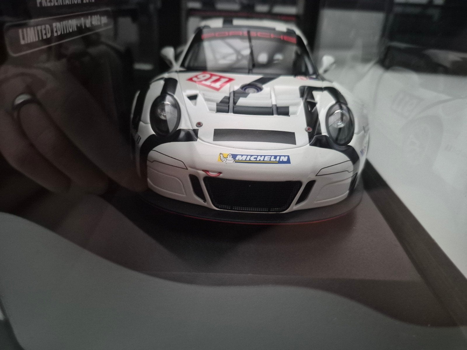 Minichamps 1/18 Porsche 911 GT3 R Presentation 2015, Ophalen of Verzenden, Nieuw, Auto, MiniChamps