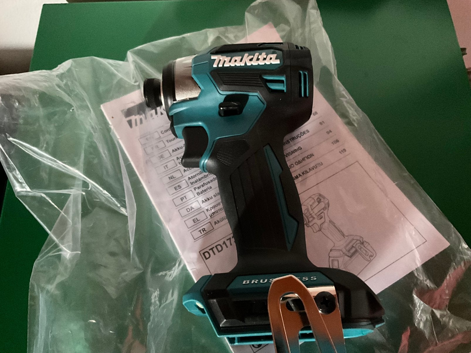 Nouveau tournevis à percussion Makita DTD173Z, Bricolage & Construction, Neuf, 400 à 600 watts, Enlèvement ou Envoi, Foreuse et Perceuse