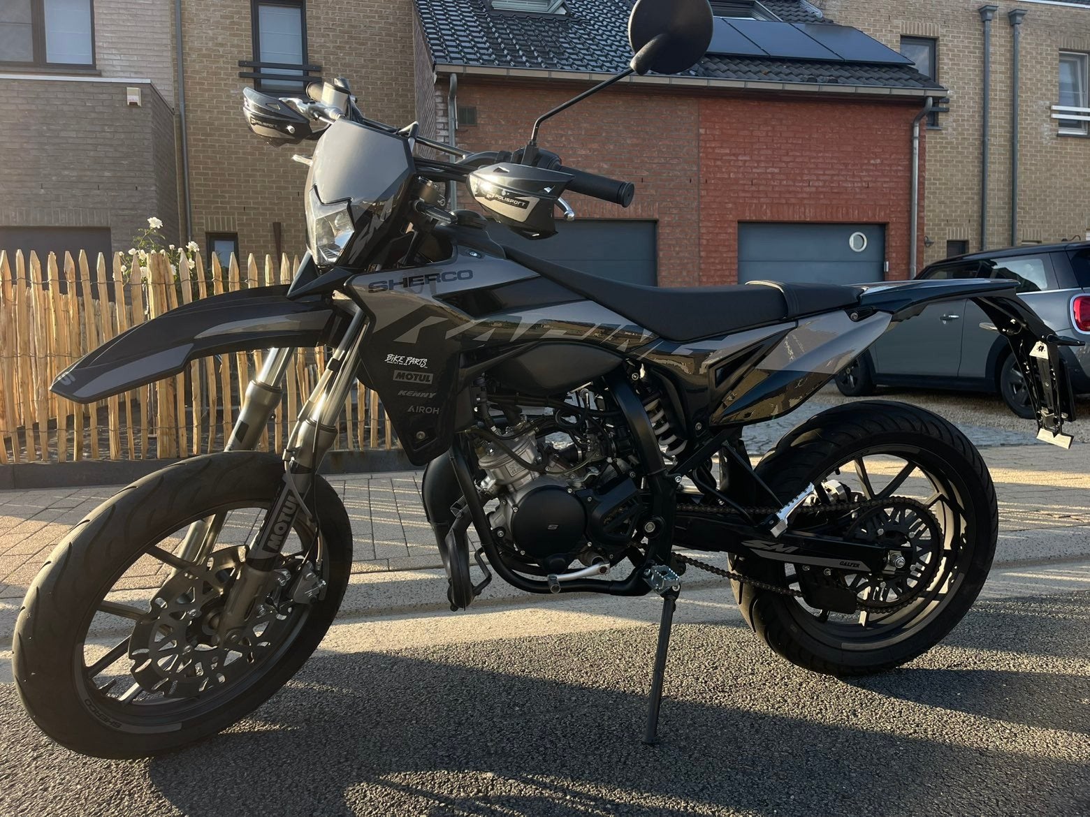 Sherco SM50R Black Moon - 1300 km - 2 ans - Euro 4 - LED, Enlèvement, Utilisé, 50 cm³, Classe B (45 km/h)