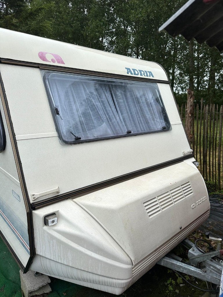 Caravane tractable à vendre, Hefbed, Koelkast, Particulier, Adria