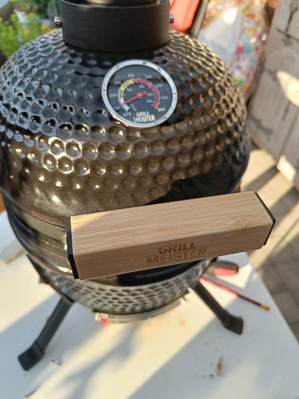 Grillmeister 13" kamado, Enlèvement