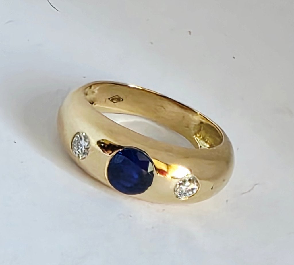 Babdring met saffier 0,85kt en diamanten 0,34kt, Bijoux, Sacs & Beauté, Bijoux anciens, Enlèvement ou Envoi, Or, Bague, Avec pierre précieuse
