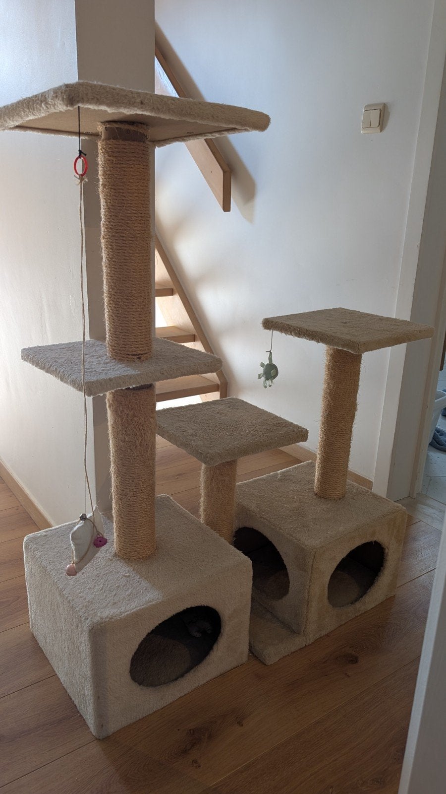 Tweedelige beige krabpaal te koop, Dieren en Toebehoren, Krabmeubelen, Ophalen, Krabpaal