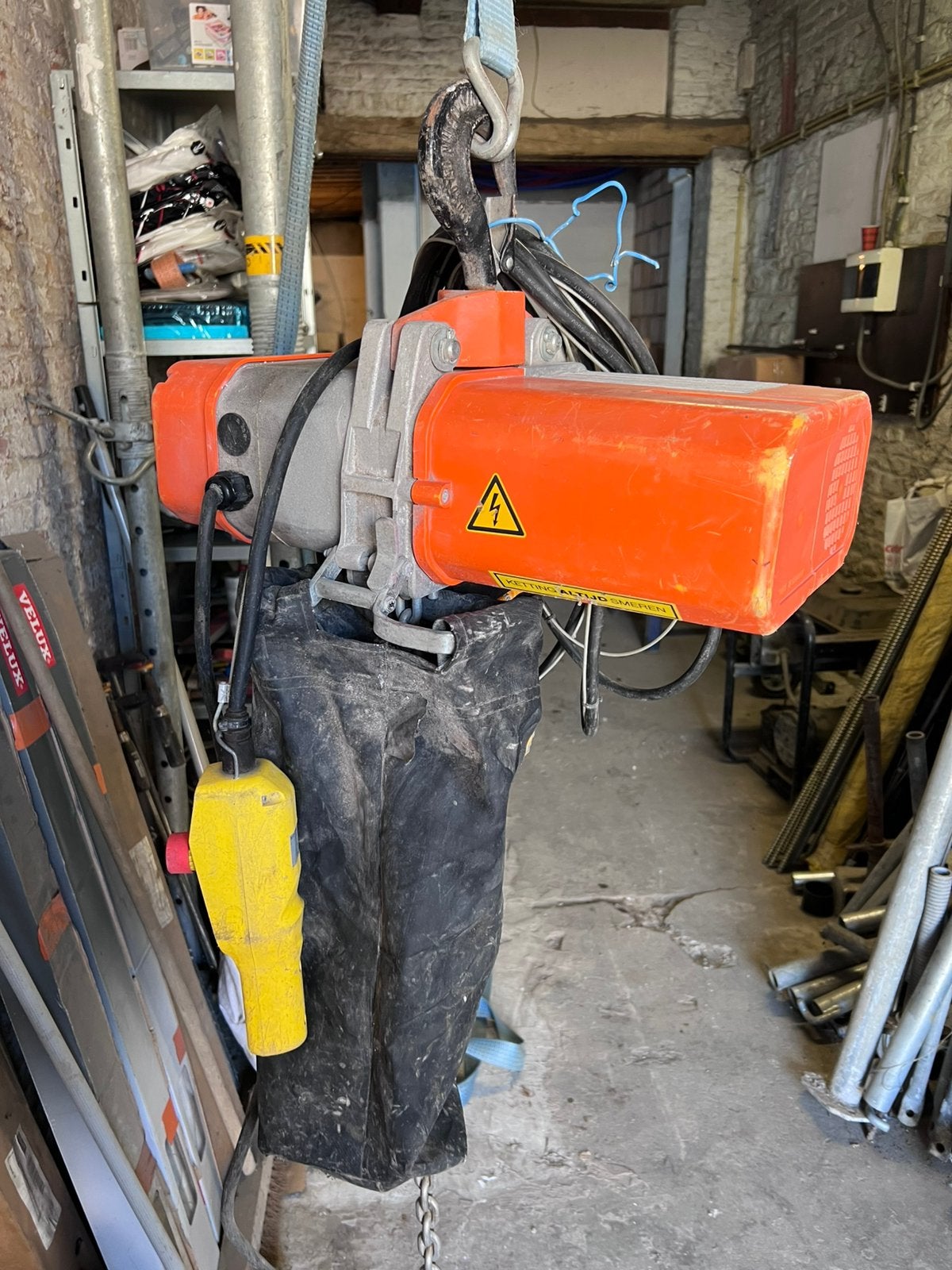 Palan électrique à chaîne REMA SR 2000 kg – 230 V, Bricolage & Construction, Enlèvement, Comme neuf, Électrique