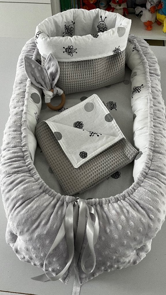 Babynestje met dekentje, mandje en bijtring met oortjes., Kinderen en Baby's, Ophalen of Verzenden, Nieuw, Wieg