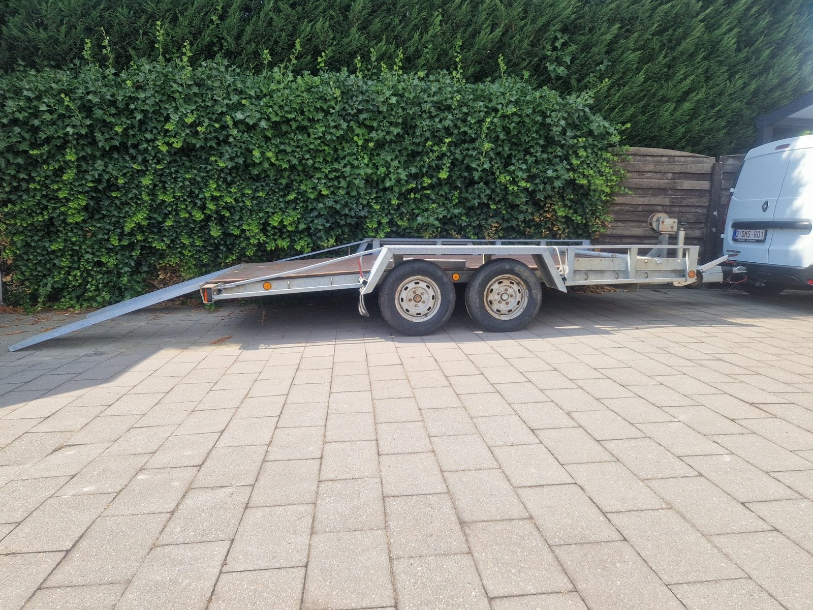Aanhangwagen, Enlèvement, Utilisé